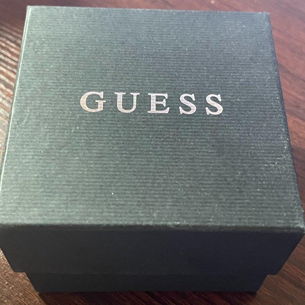 GUESS Women Analog Japanese Quartz Watch with Stainless Steel Rose Gold - Picture 10 of 10
